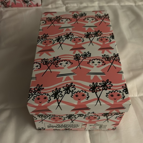 Pristine condition hi! I’m Ginny Doll. Quilting Bee - Picture 5 of 6